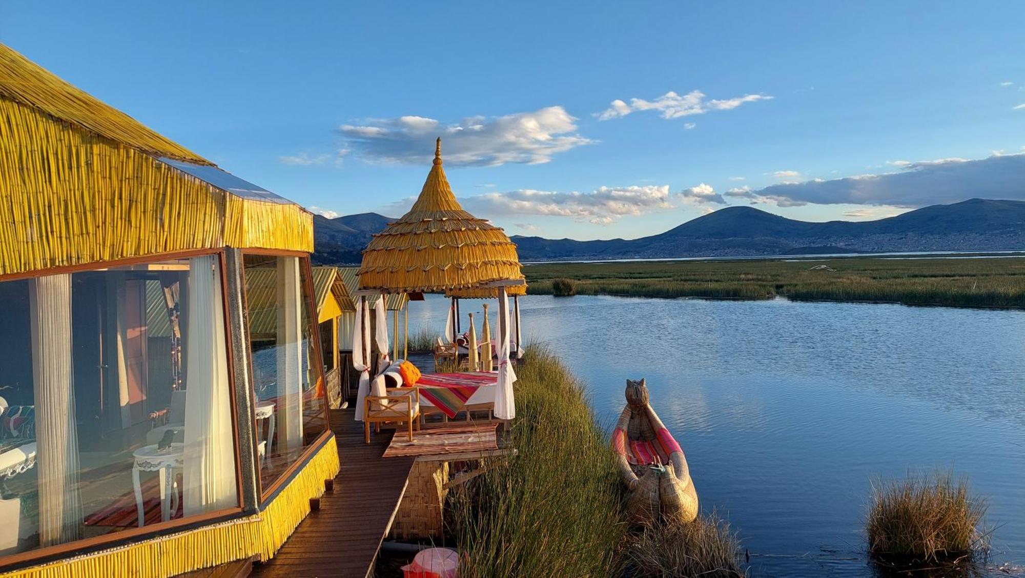 Lodge Uros Peru *